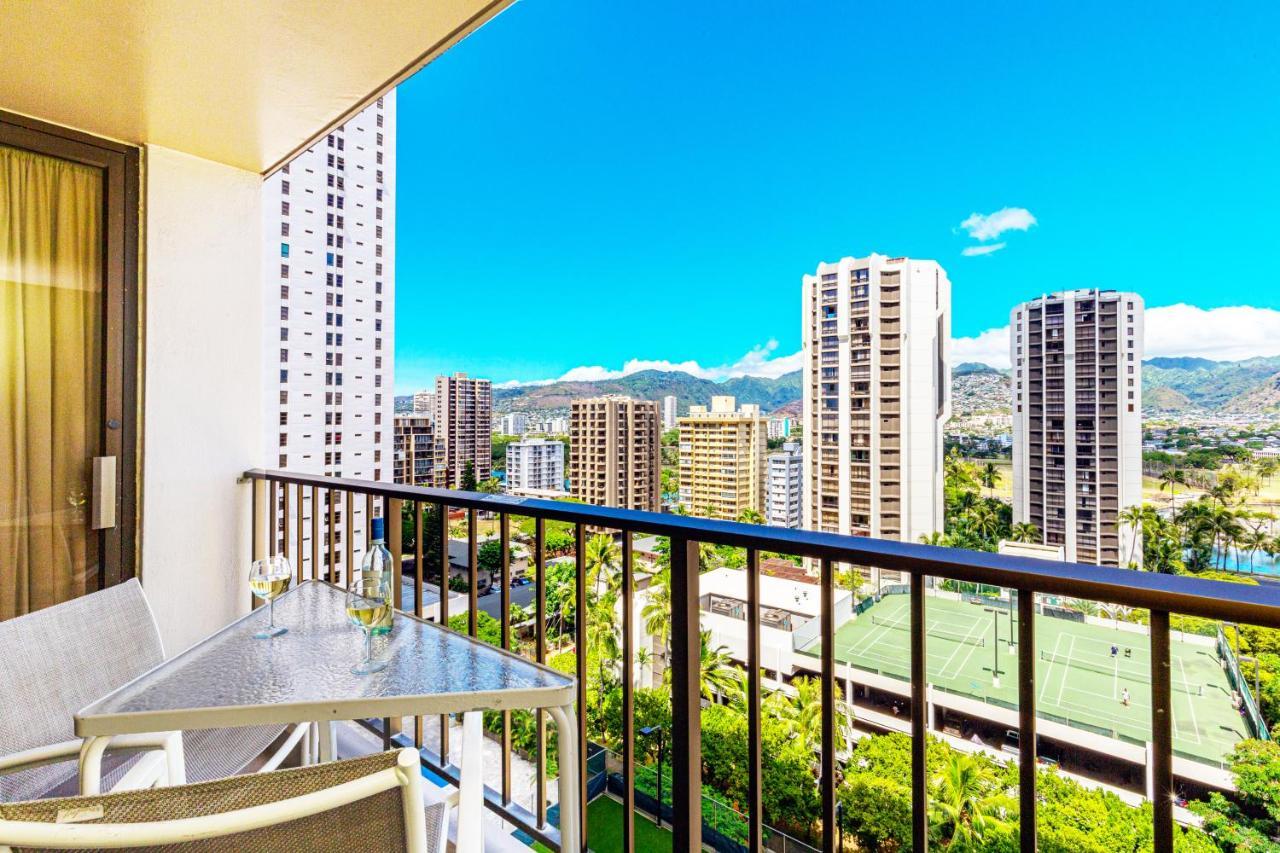 Mountain Views & Steps To Beach - Free Parking! Honolulu Exterior foto